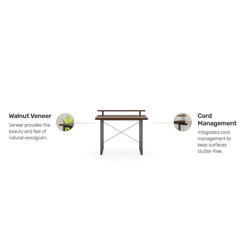 Bureau en bois marron avec support d'écran intégré