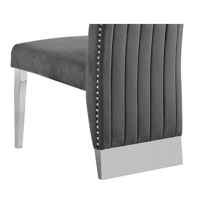 Chaise de salle à manger avec dossier plissé, clous décoratifs et pieds chromés (lot de 2)