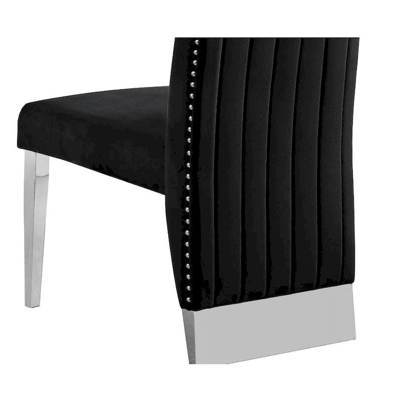Chaise de salle à manger avec dossier plissé, clous décoratifs et pieds chromés (lot de 2)